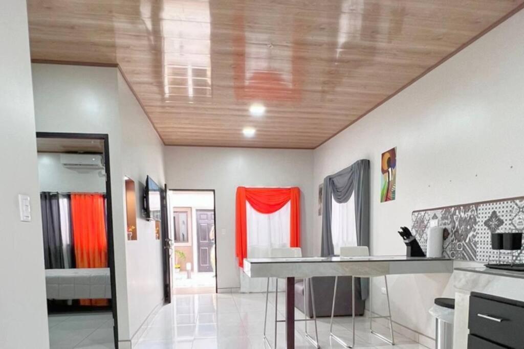 Orange Apartment 5 Min Aeropuerto Juan Santamaria Alajuela Exterior photo
